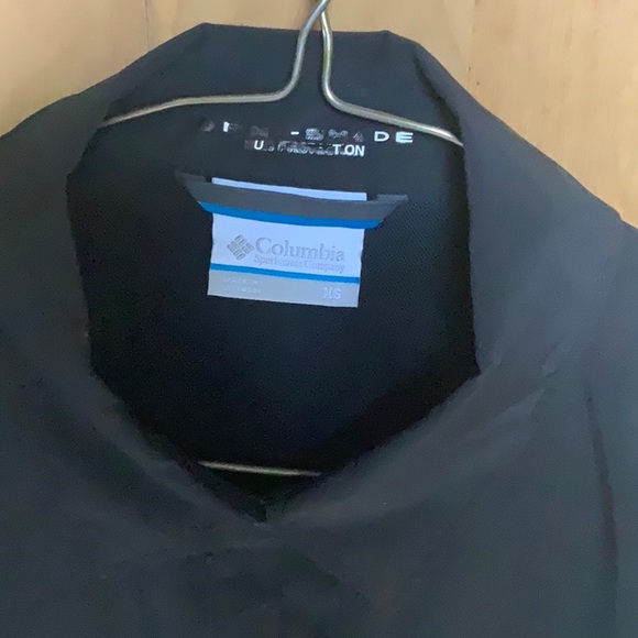 Columbia omni-shade sun protection button up shirt.  Like new.  Xs - Picture 2 of 3